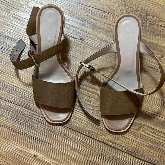 Preloved- Adolfo Domínguez- ankle strap sandals - Sz 38 - Picture 2 of 8